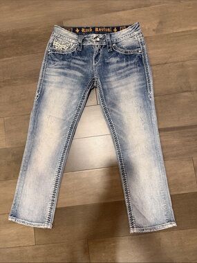 Rock Revival Women’s  Faded Light Blue Straight Capri Jeans